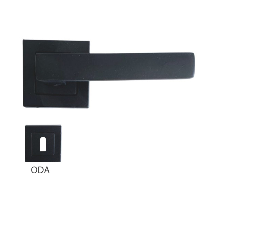 LAL KARE ROZETLI ODA SIYAH